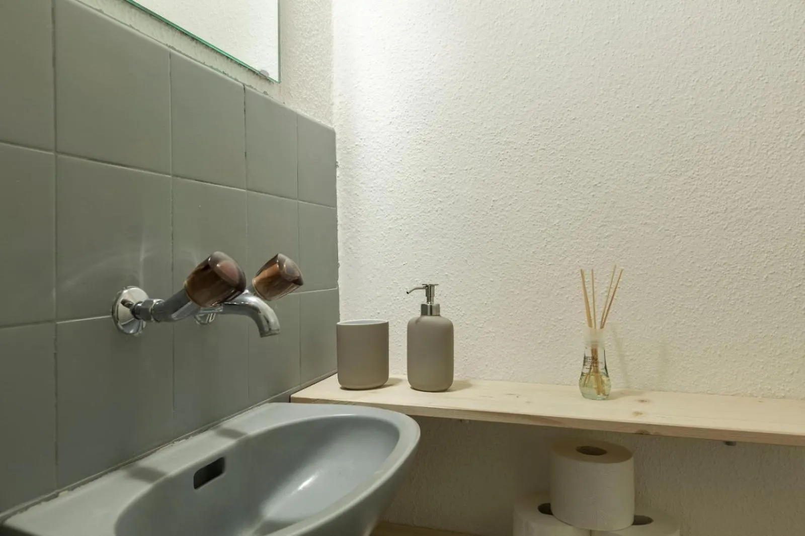 Gemuetlich Eingerichtete Wohnung Im Herzen Von Zuerich Apartment