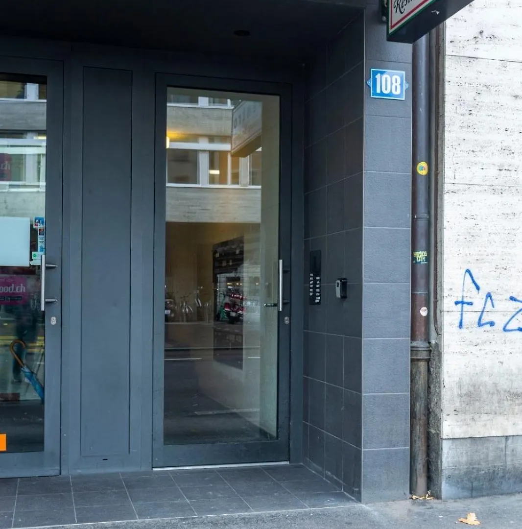 Gemuetlich Eingerichtete Wohnung Im Herzen Von Zuerich
