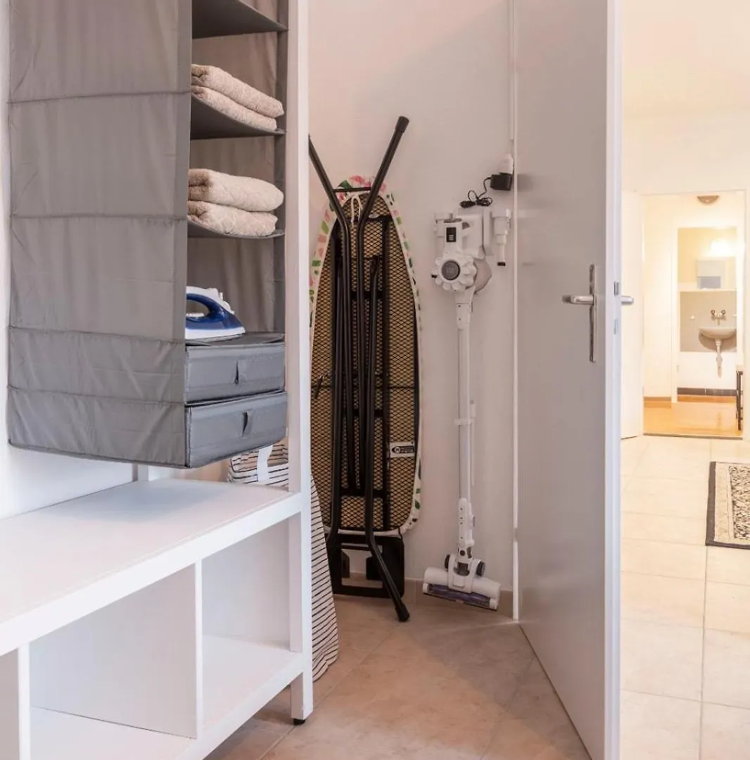 Apartment Gemuetlich Eingerichtete Wohnung Im Herzen Von Zuerich