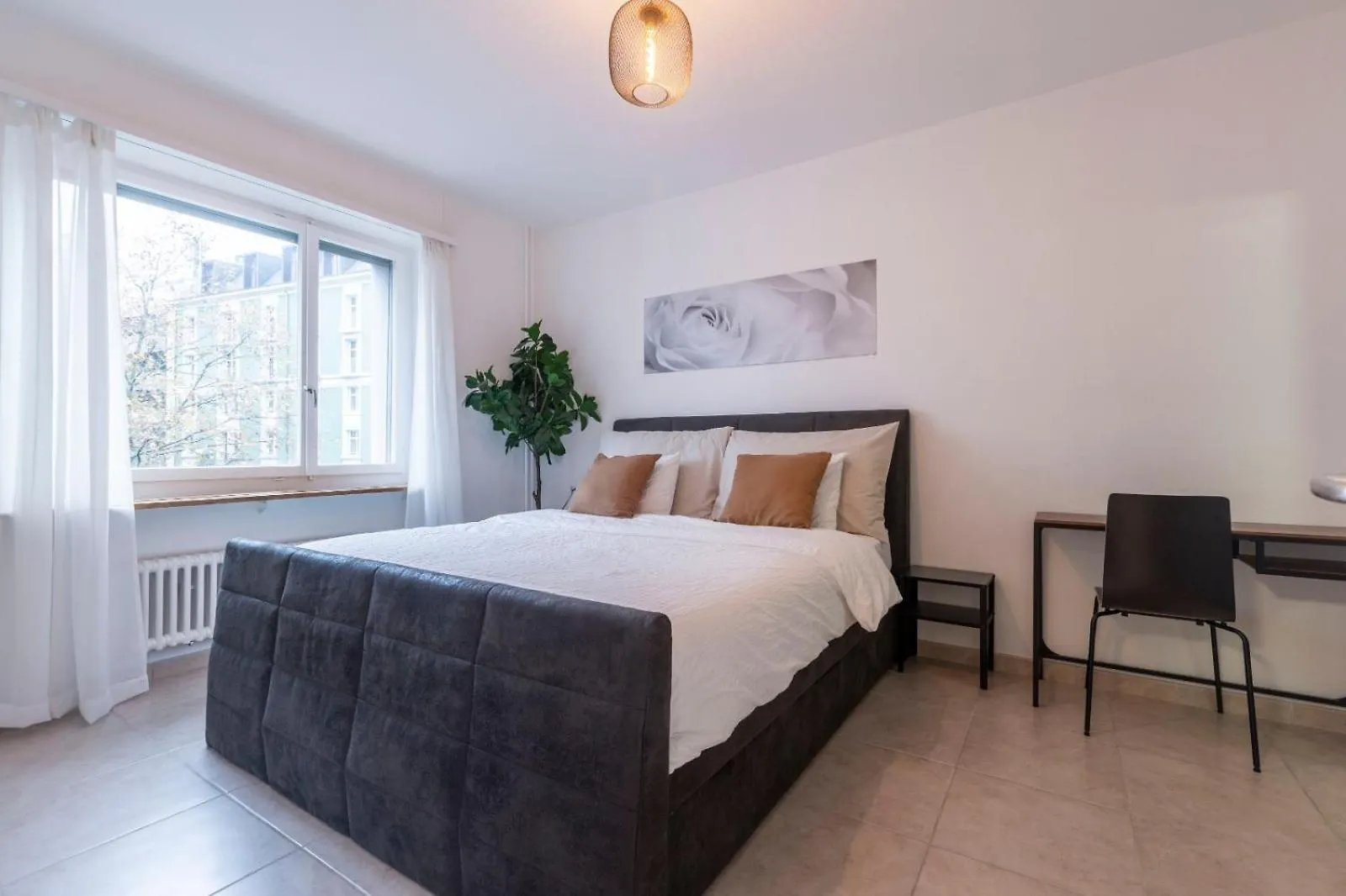 Gemuetlich Eingerichtete Wohnung Im Herzen Von Zuerich contacts